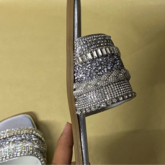 NEW Steve Madden McGrady Sandals Rhinestone Embellished Slide Metallic Silver - Picture 8 of 8